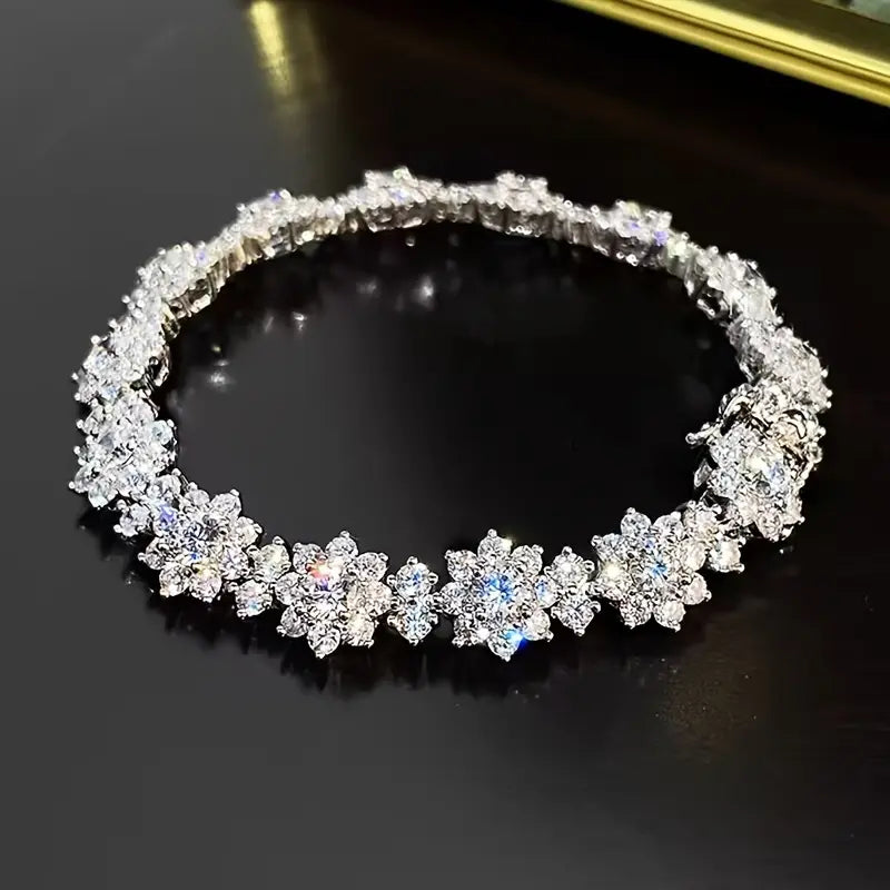 1pc S925 Silver Inlaid 11 Carat Moissanite Cross Pendant Fashion Necklace For Men And Women, Comes With A Boutique Necklace