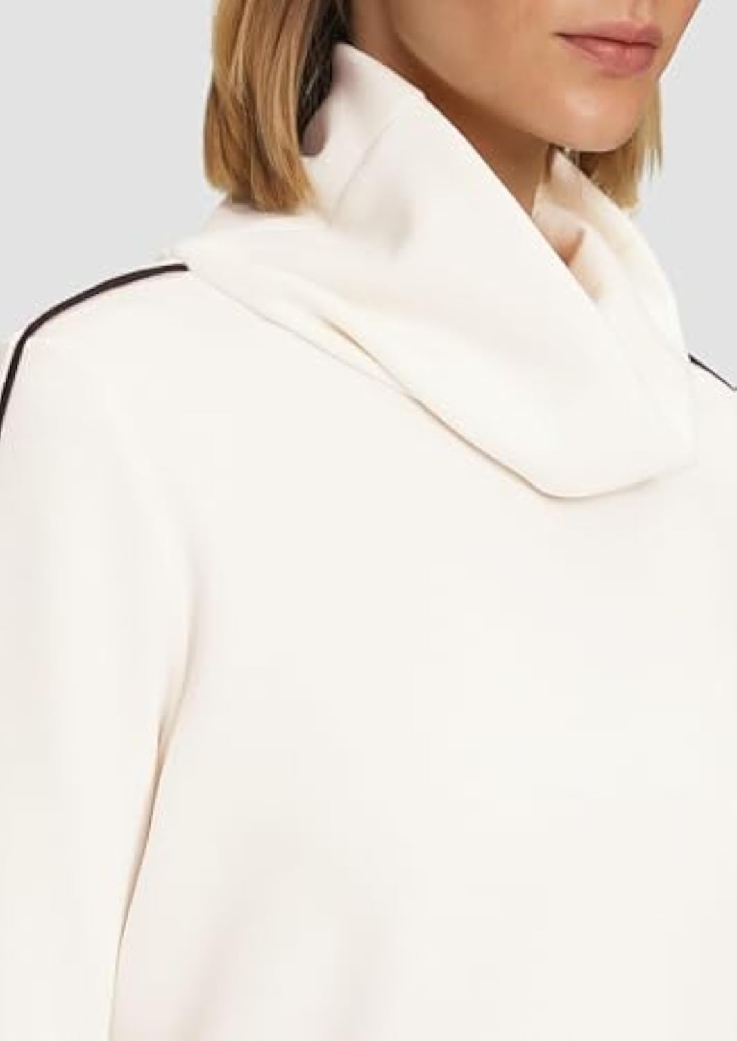 Sweatshirt with contrast details and slit sleeve hem