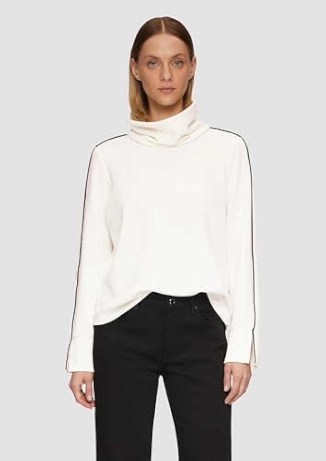 Sweatshirt with contrast details and slit sleeve hem